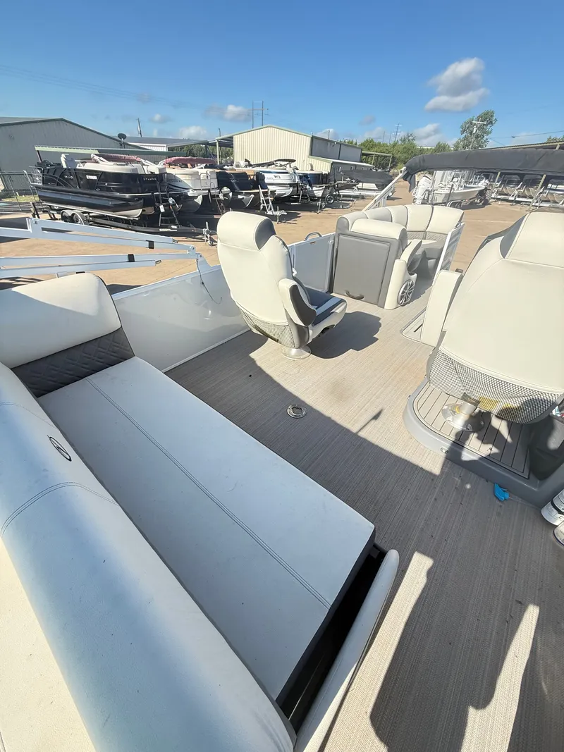 Slide: The Image of Veranda VP22VLC 2021 - 20