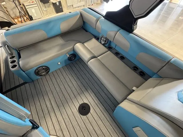 Slide: The Image of Montara SURF BOSS 25 2.0 SL 2026 - 10