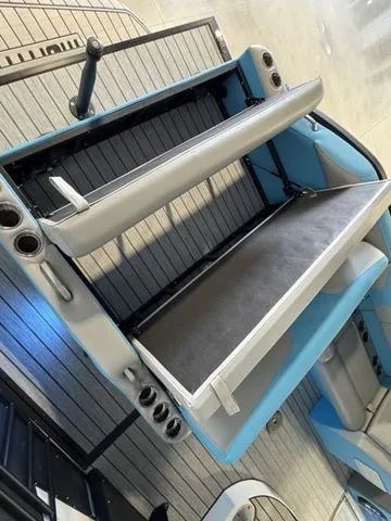 Slide: The Image of Montara SURF BOSS 25 2.0 SL 2026 - 15