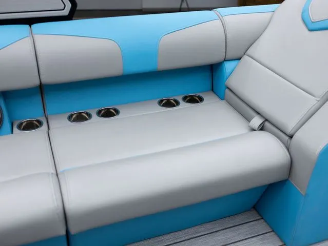 Slide: The Image of Montara SURF BOSS 25 2.0 SL 2026 - 32