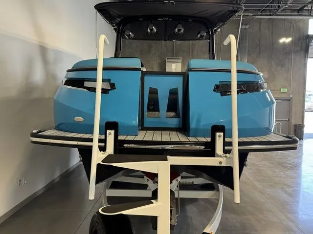 Slide: The Image of Montara SURF BOSS 25 2.0 SL 2026 - 7