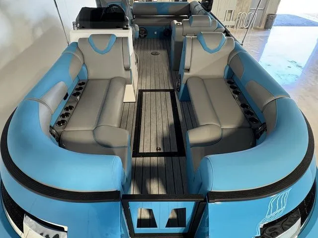 Slide: The Image of Montara SURF BOSS 25 2.0 SL 2026 - 8