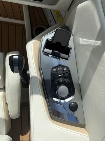 Slide: The Image of Nautique Super Air Nautique G23 2026 - 11