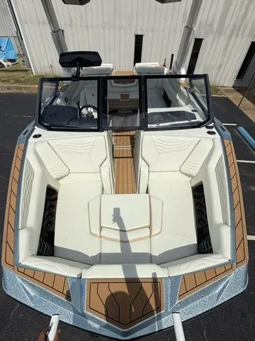 Slide: The Image of Nautique Super Air Nautique G23 2026 - 5