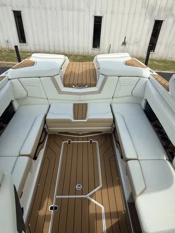 Slide: The Image of Nautique Super Air Nautique G23 2026 - 6