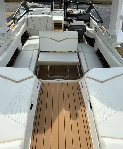 Slide: The Image of Nautique Super Air Nautique G23 2026 - 9