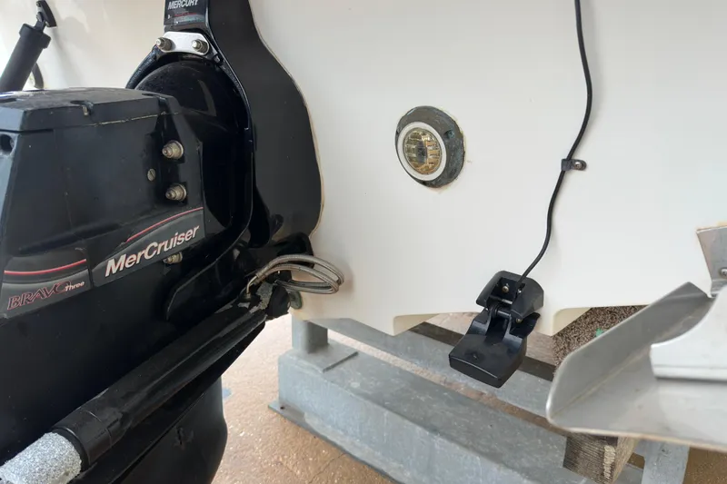 Slide: The Image of 2006 Sea Ray 260 Sundancer boat with MerCruiser Bravo Three outdrive. - 60