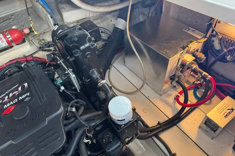 Slide: The Image of Engine compartment of 2007 Sea Ray 260 Sundancer with MerCruiser 350 MAG MPI engine. - 34