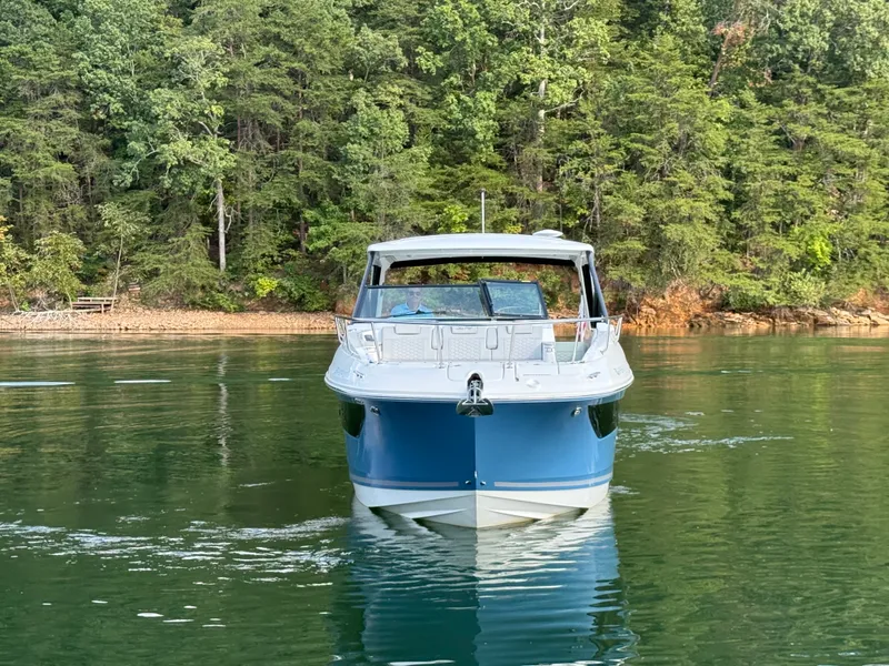 Slide: The Image of Sea Ray 320 SUNDANCER 2024 - 2