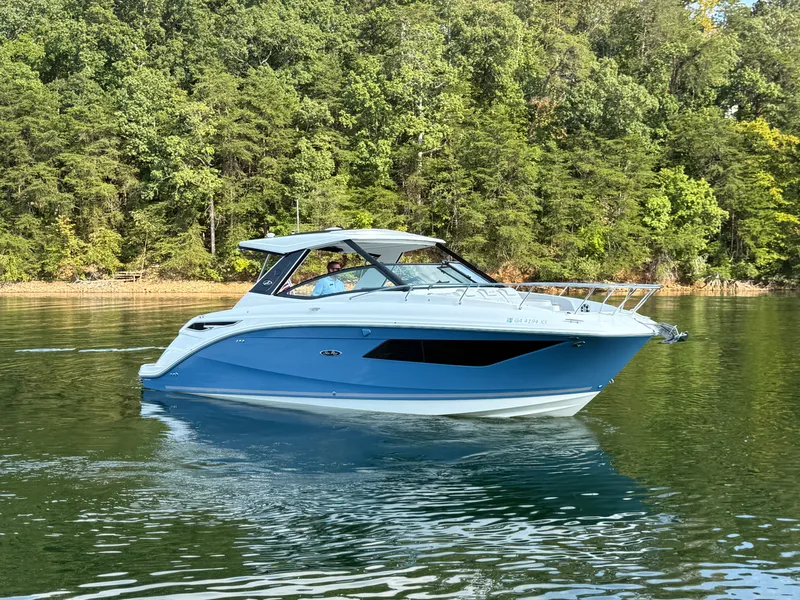 Slide: The Image of Sea Ray 320 SUNDANCER 2024 - 4