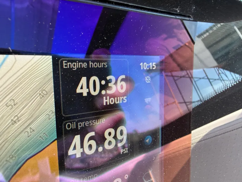 Slide: The Image of Sea Ray 320 SUNDANCER 2024 - 50