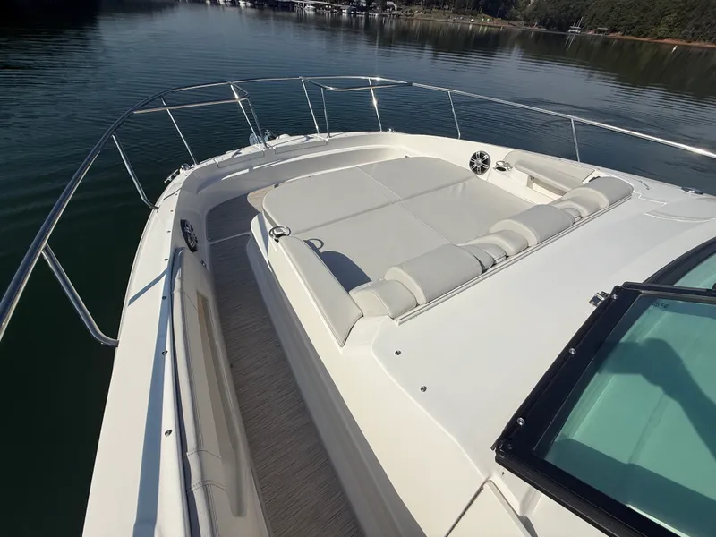 Slide: The Image of Sea Ray 320 SUNDANCER 2024 - 58