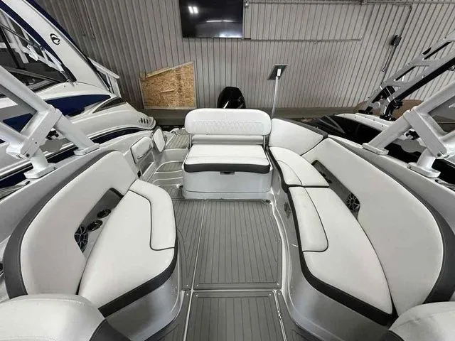 Slide: The Image of Crownline Boats Eclipse E280 XS 2026 - 13