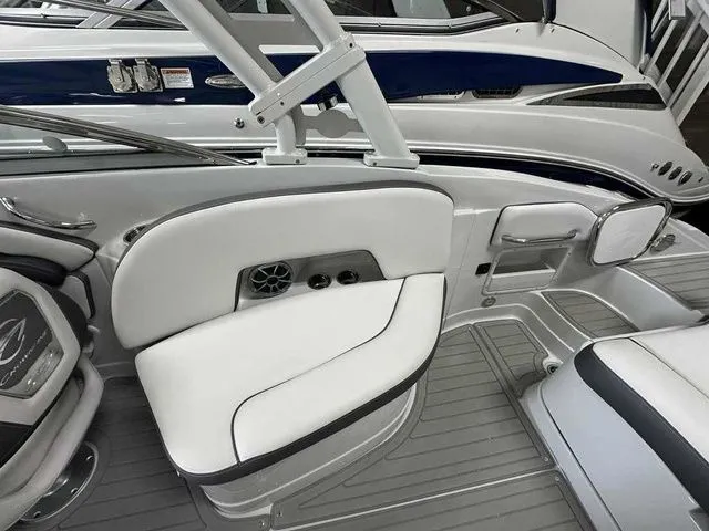 Slide: The Image of Crownline Boats Eclipse E280 XS 2026 - 16