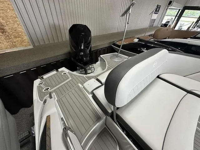 Slide: The Image of Crownline Boats Eclipse E280 XS 2026 - 17