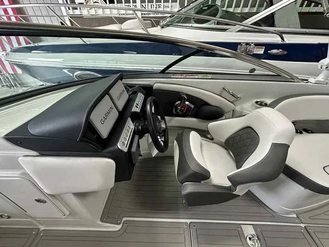 Slide: The Image of Crownline Boats Eclipse E280 XS 2026 - 9