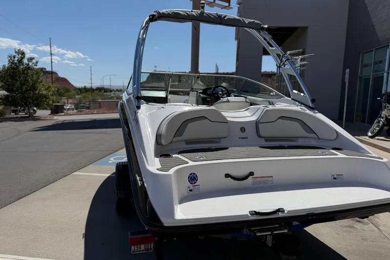 Slide: The Image of 2017 Yamaha Boats AR190 parked outdoors, showcasing sleek design and modern features. - 4