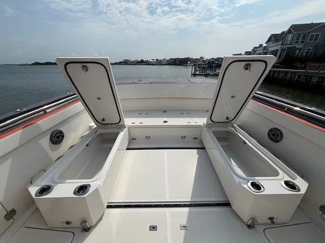 Slide: The Image of World Cat 400 CC-X 2022 - 10