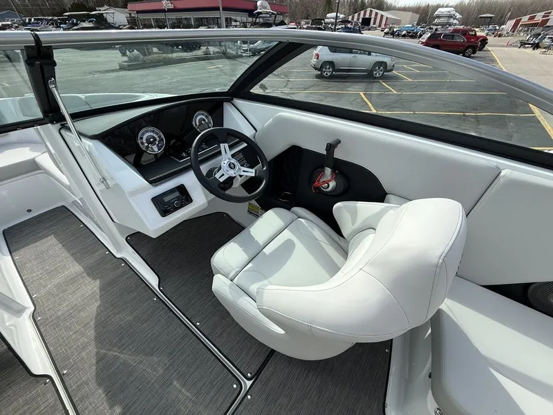 Slide: The Image of Four Winns H2 2026 - 10