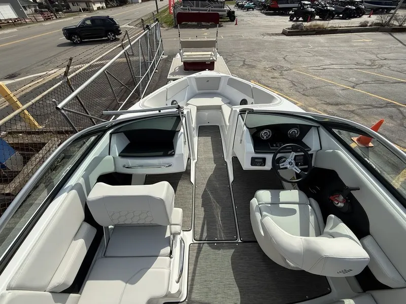 Slide: The Image of Four Winns H2 2026 - 15