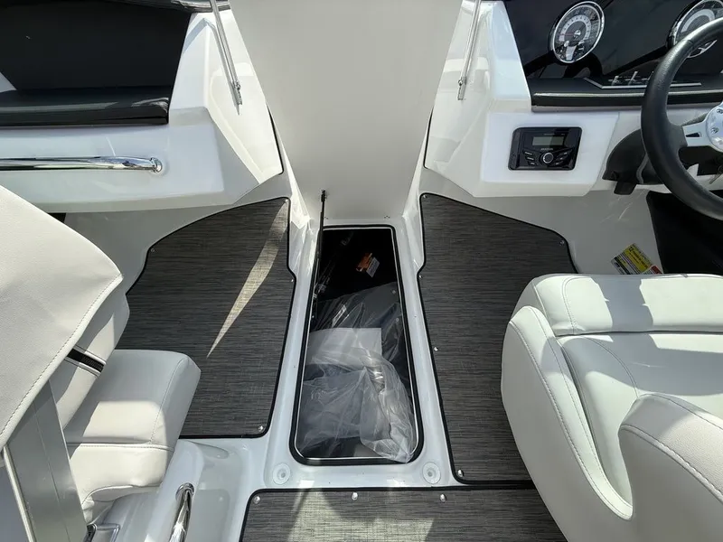 Slide: The Image of Four Winns H2 2026 - 16