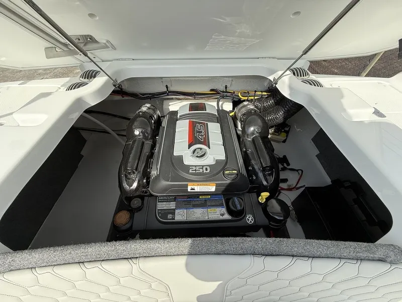 Slide: The Image of Four Winns H2 2026 - 17