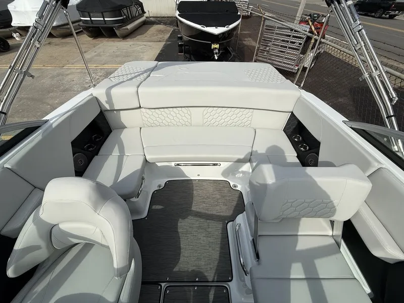 Slide: The Image of Four Winns H2 2026 - 7