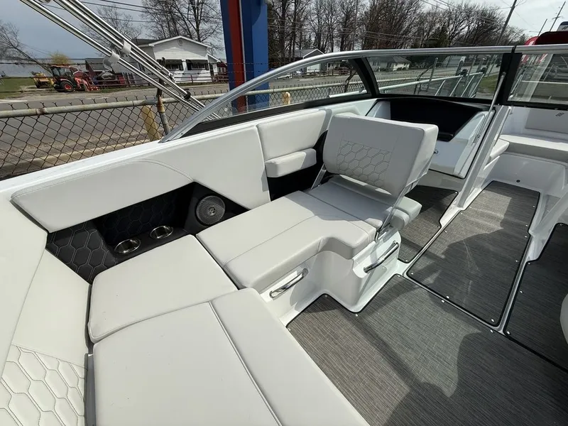 Slide: The Image of Four Winns H2 2026 - 8