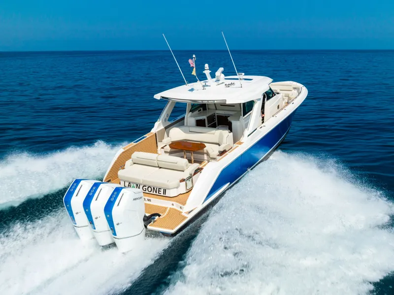 Slide: The Image of Tiara 48 LS 2022 - 12