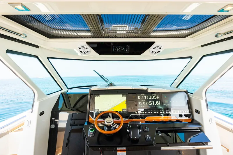 Slide: The Image of Tiara 48 LS 2022 - 21