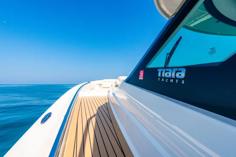 Slide: The Image of Tiara 48 LS 2022 - 35