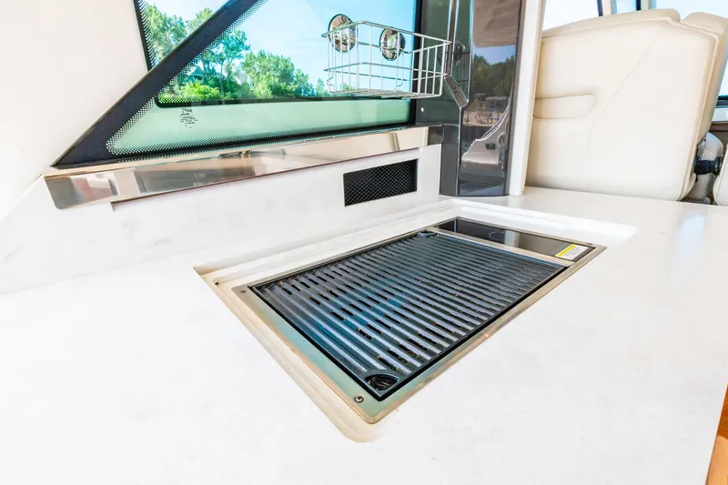 Slide: The Image of Tiara 48 LS 2022 - 39