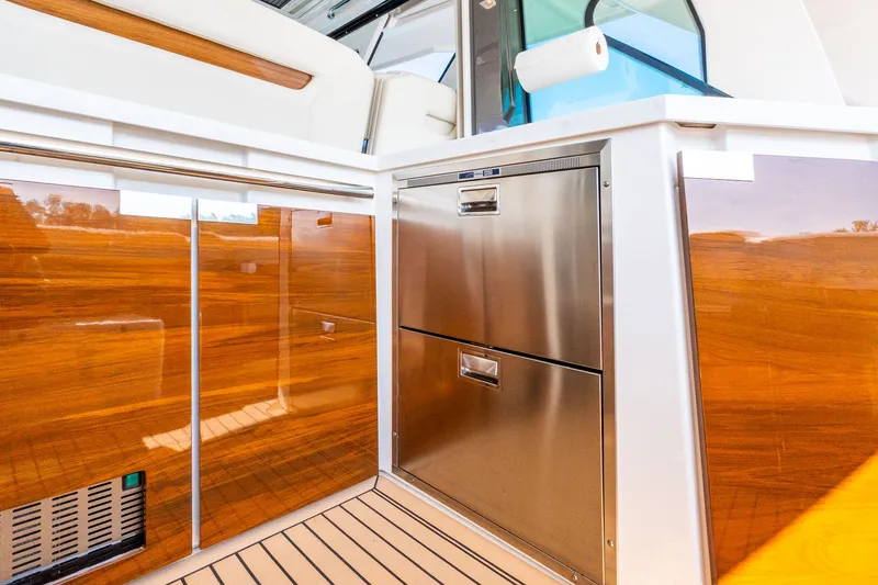 Slide: The Image of Tiara 48 LS 2022 - 42