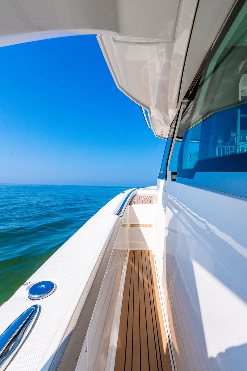 Slide: The Image of Tiara 48 LS 2022 - 45