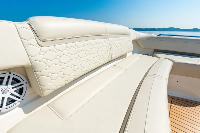 Slide: The Image of Tiara 48 LS 2022 - 53