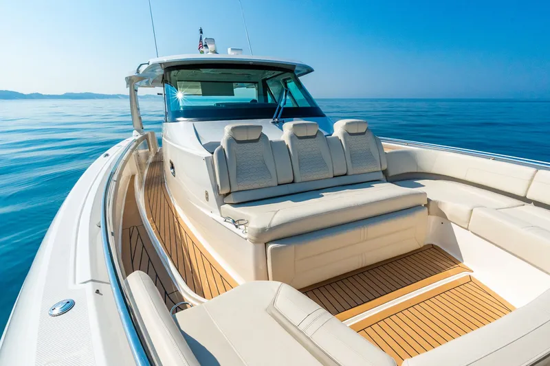 Slide: The Image of Tiara 48 LS 2022 - 57