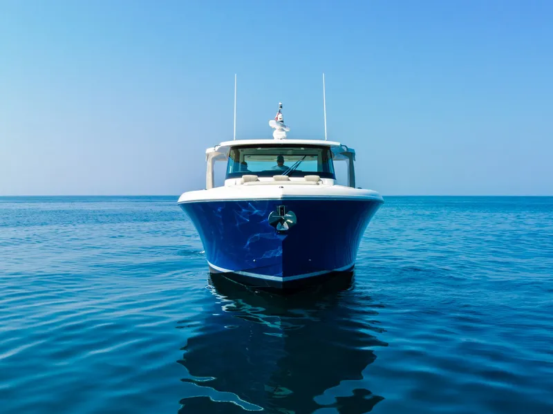 Slide: The Image of Tiara 48 LS 2022 - 6