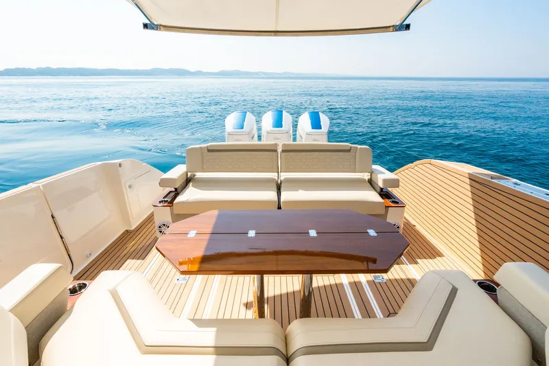 Slide: The Image of Tiara 48 LS 2022 - 60