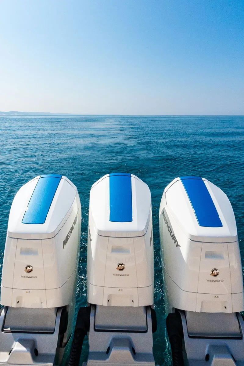 Slide: The Image of Tiara 48 LS 2022 - 68