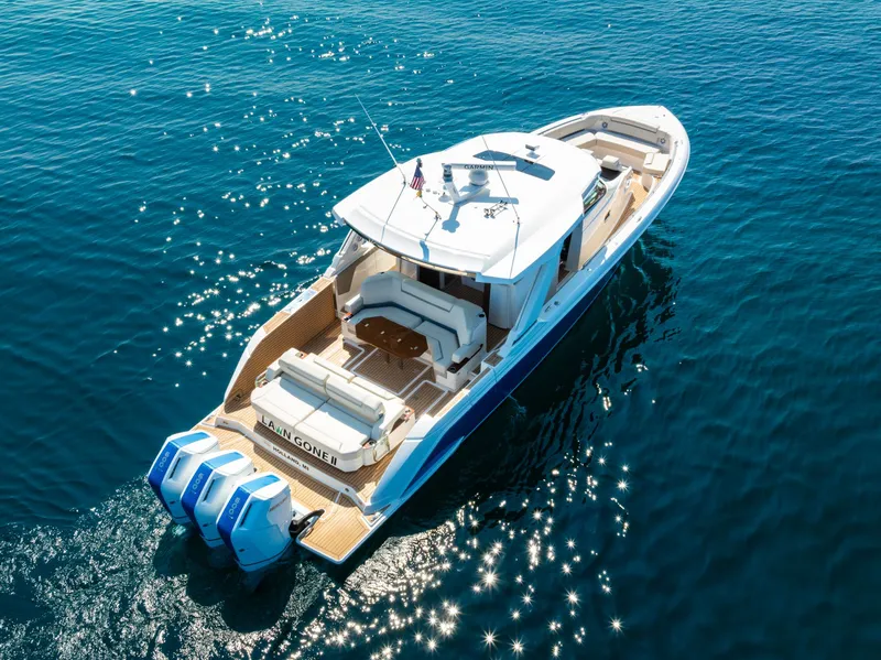 Slide: The Image of Tiara 48 LS 2022 - 7