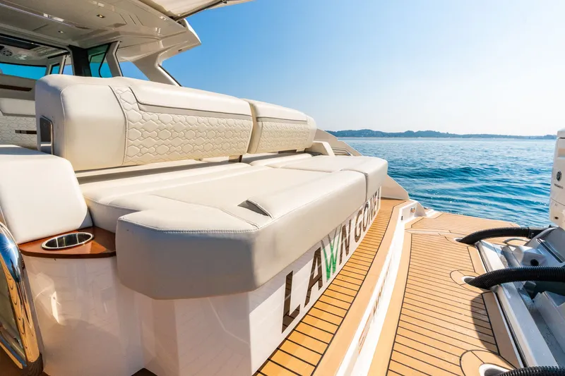 Slide: The Image of Tiara 48 LS 2022 - 71