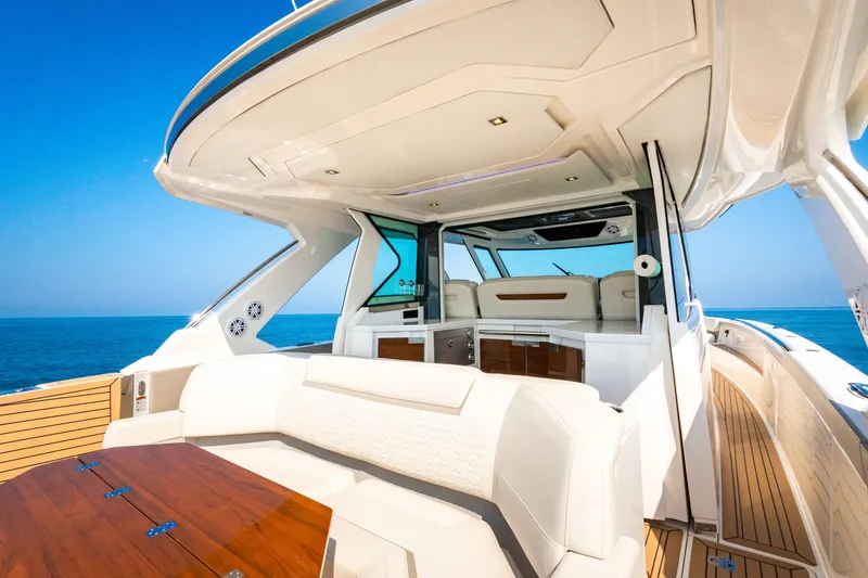 Slide: The Image of Tiara 48 LS 2022 - 84