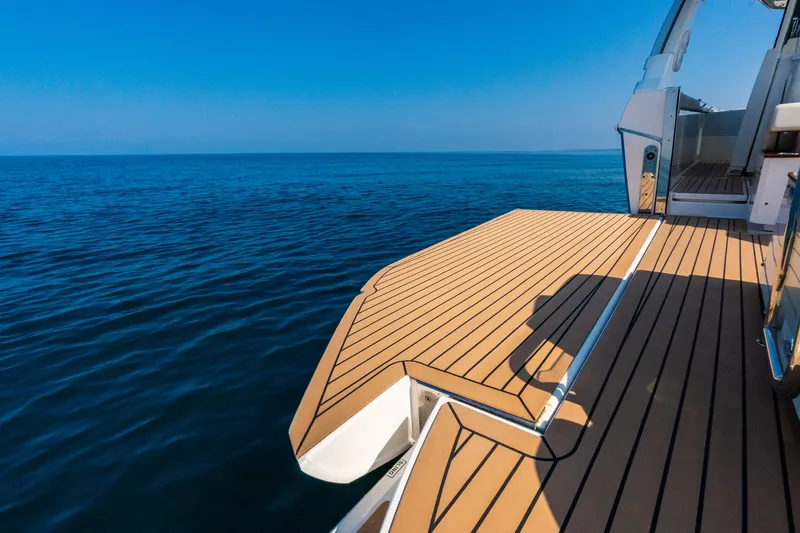 Slide: The Image of Tiara 48 LS 2022 - 88