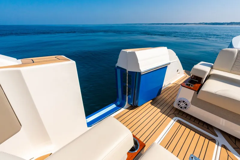 Slide: The Image of Tiara 48 LS 2022 - 90