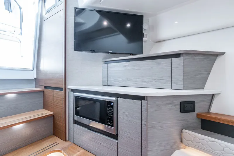 Slide: The Image of Tiara 48 LS 2022 - 98