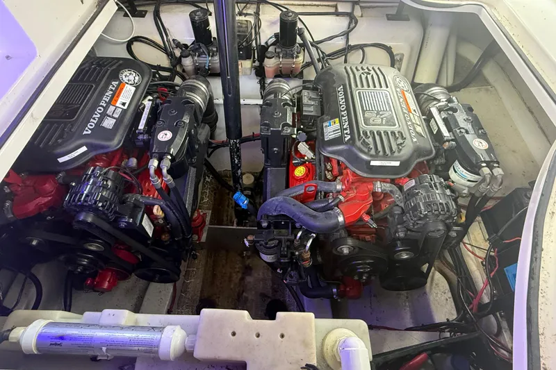 Slide: The Image of Engine compartment of 2006 Four Winns 318 Vista with dual Volvo Penta engines. - 30
