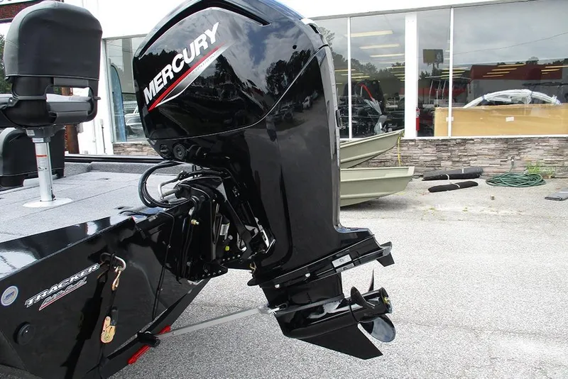 Slide: The Image of 2026 Tracker Pro Team 175 Crappie Edition with Mercury outboard motor. - 9