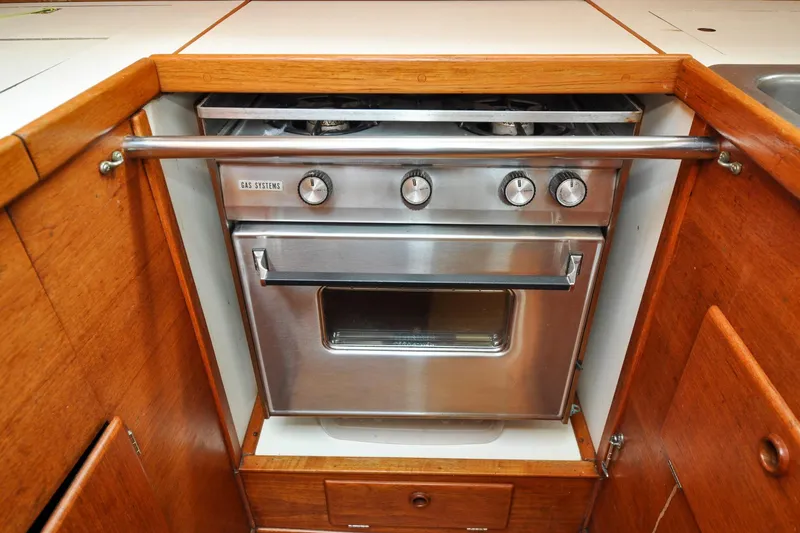 Slide: The Image of Stainless steel gas stove in 1984 Sabre 38 MKI yacht kitchen. - 78