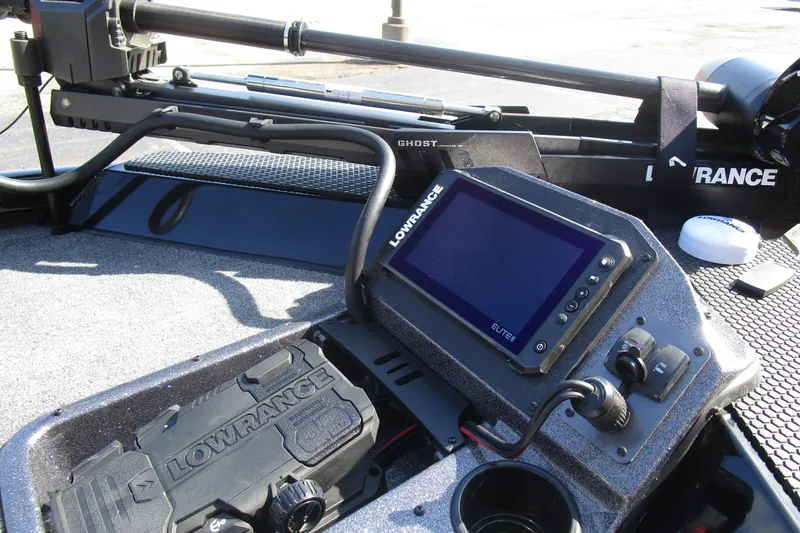Slide: The Image of 2025 Ranger RT 198 P boat with Lowrance electronics and Ghost trolling motor. - 8