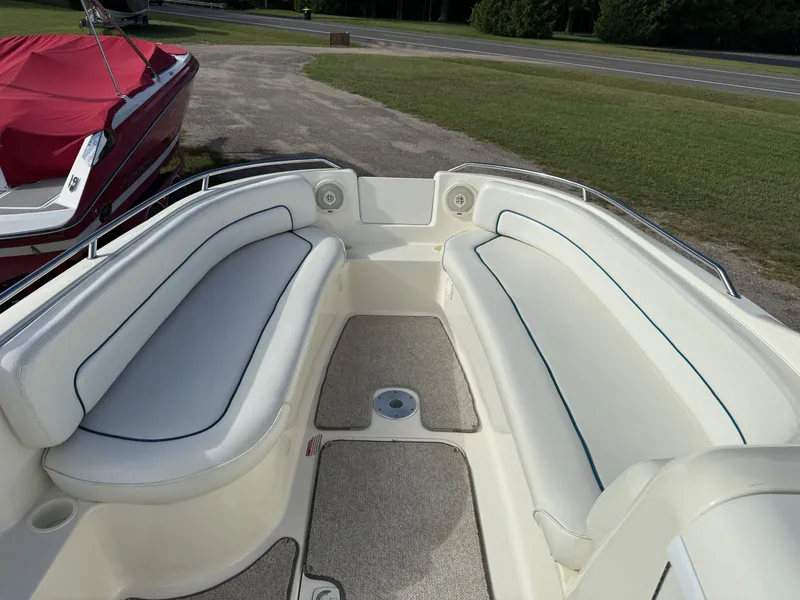 Slide: The Image of Sea Ray 240 Sundeck 1998 - 16